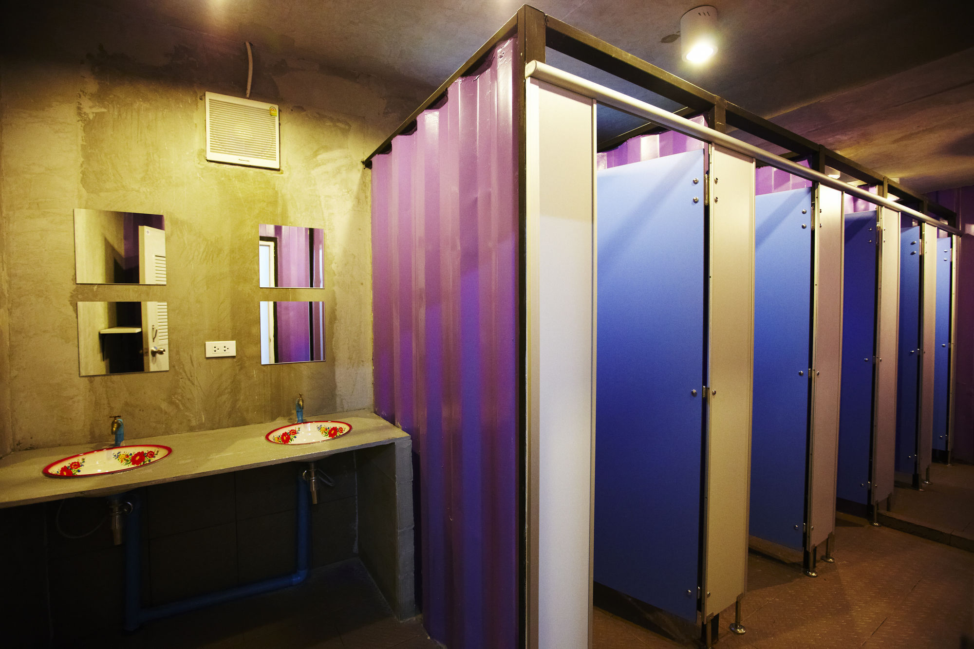 Wh Hostel بانكوك المظهر الخارجي الصورة